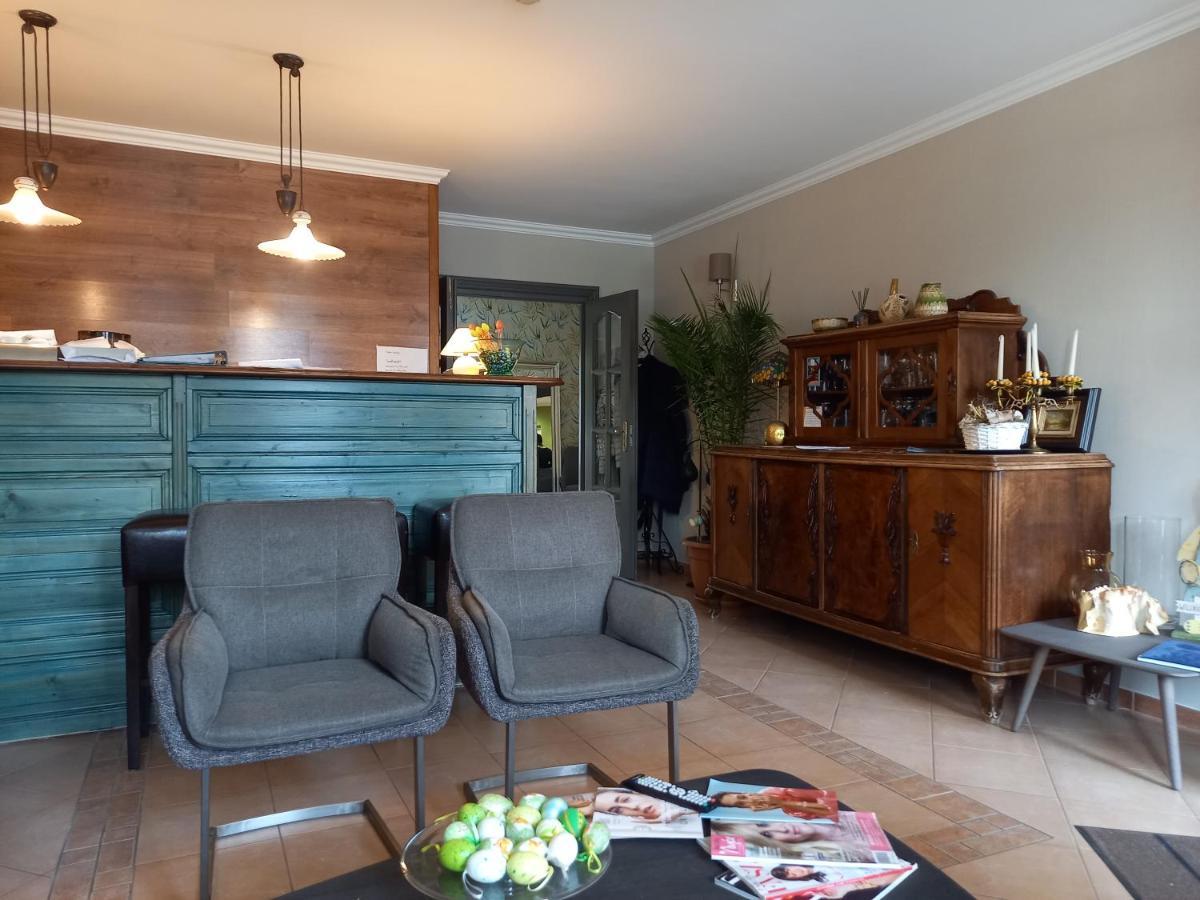 Europa Panzio Bed & Breakfast Eger Exterior photo
