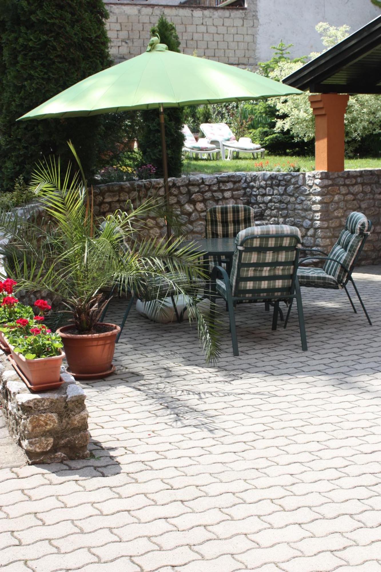 Europa Panzio Bed & Breakfast Eger Exterior photo
